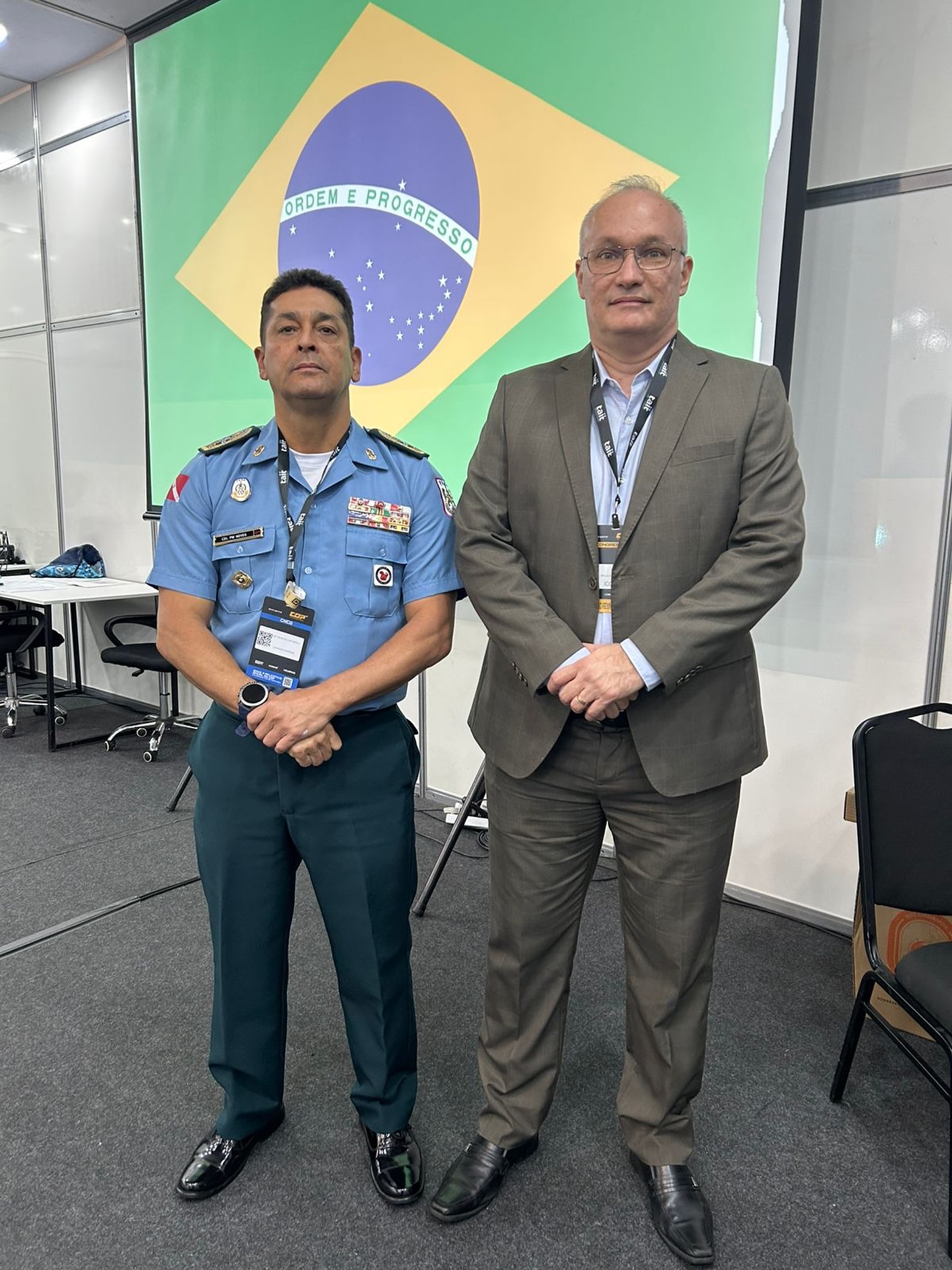 Sr. comandante geral e o diretor do faspm