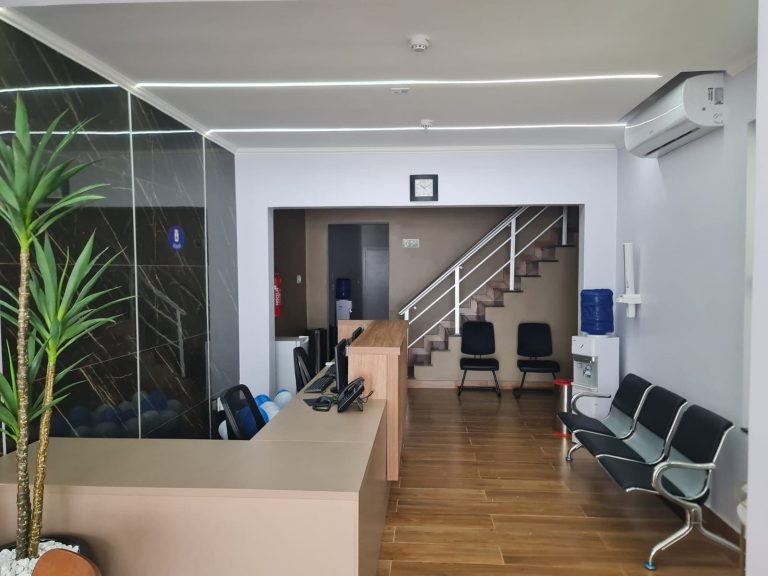 Entrada casa de apoio