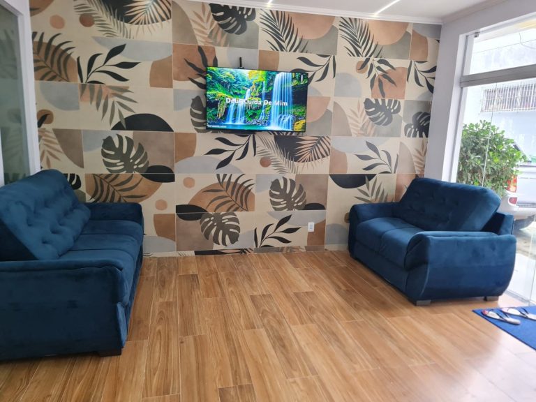 Sala de estar da casa de apoio FASPM